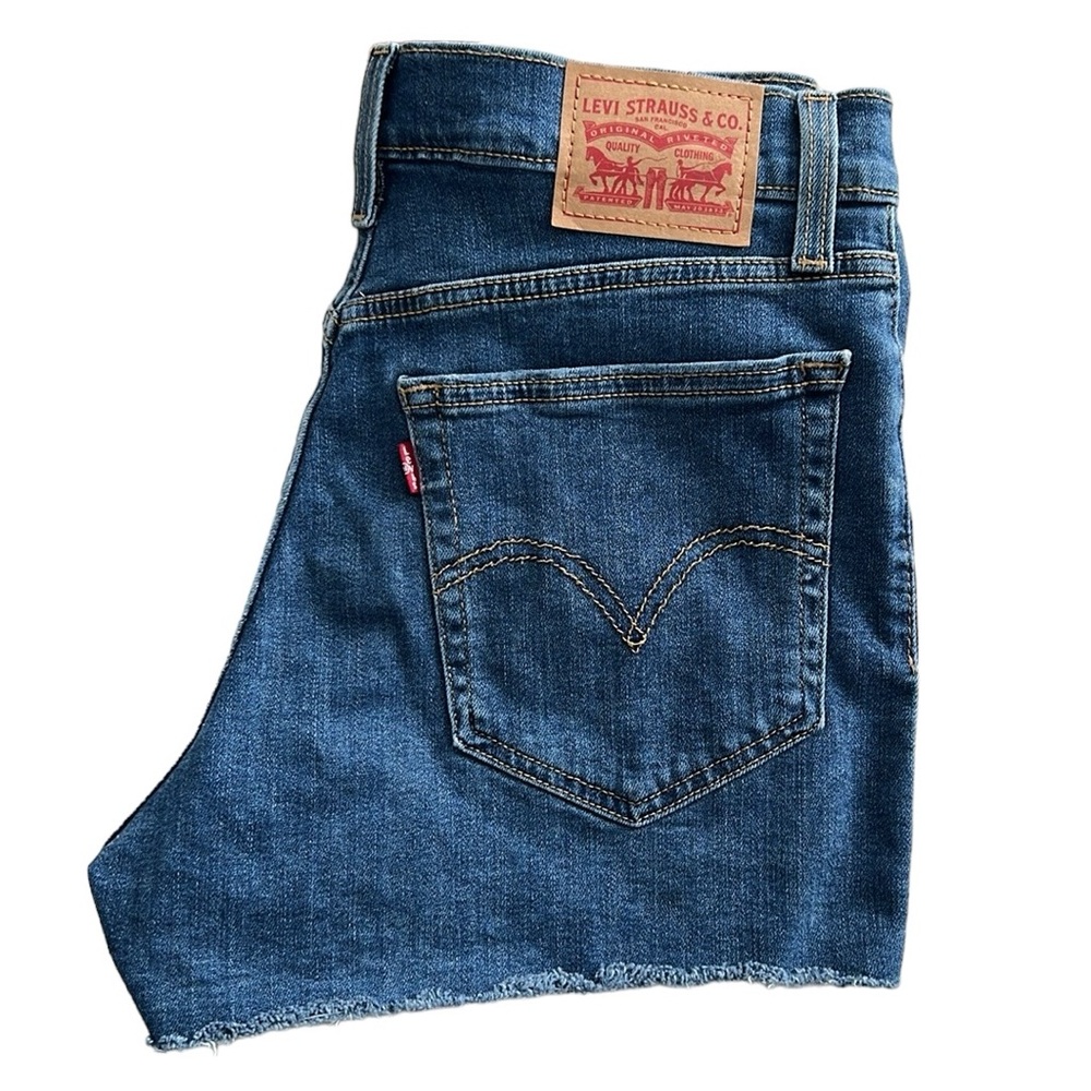 NWOT Levi’s High Rise Shorts - Picture 7 of 12